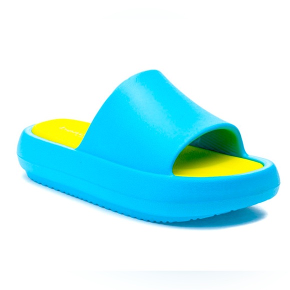 J/SLIDES Beach Slides - Picture 5 of 16